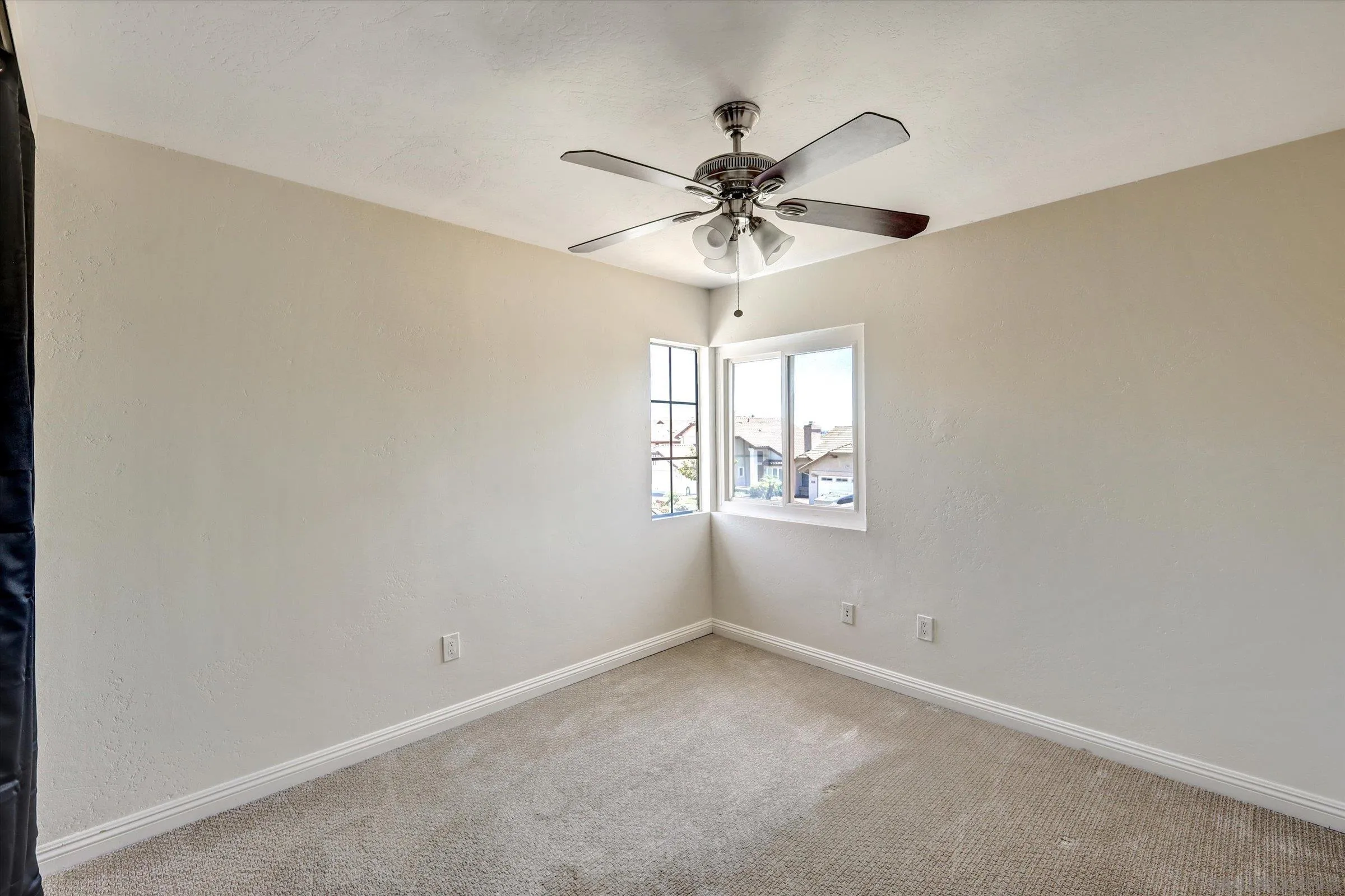 https://cdn.realtyfeed.com/cdn/127/250035139/84b36a0329cfe89080082e3d24def7e7.webp