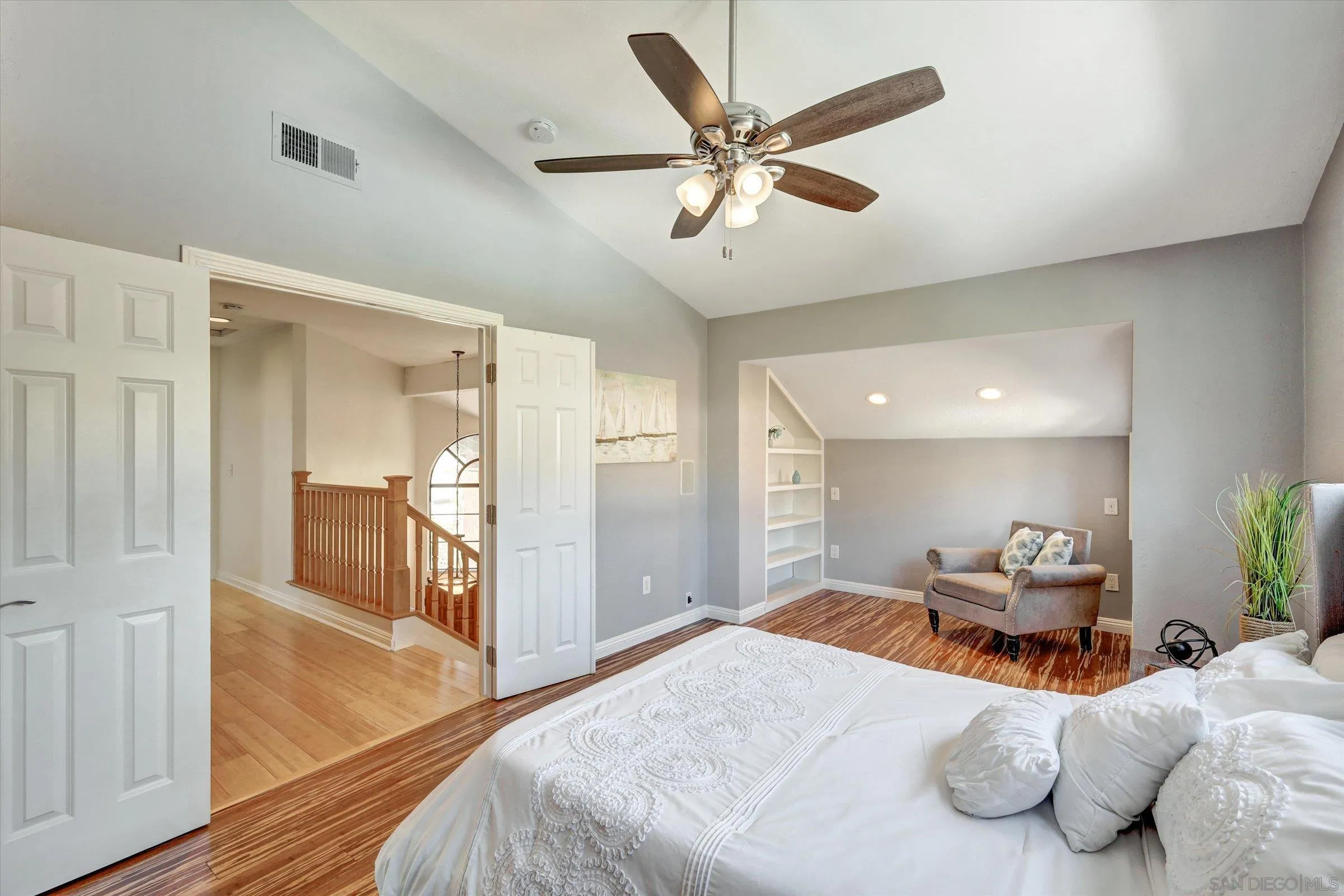 https://cdn.realtyfeed.com/cdn/127/250035139/8c8acbcb2e2820b5a83a5a0533d9891f.webp