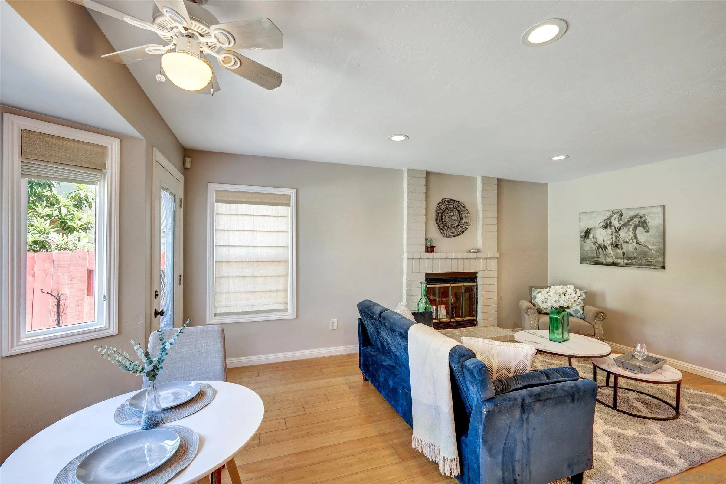 https://cdn.realtyfeed.com/cdn/127/250035139/b7213ea76a5840f560f286d81b018370.webp