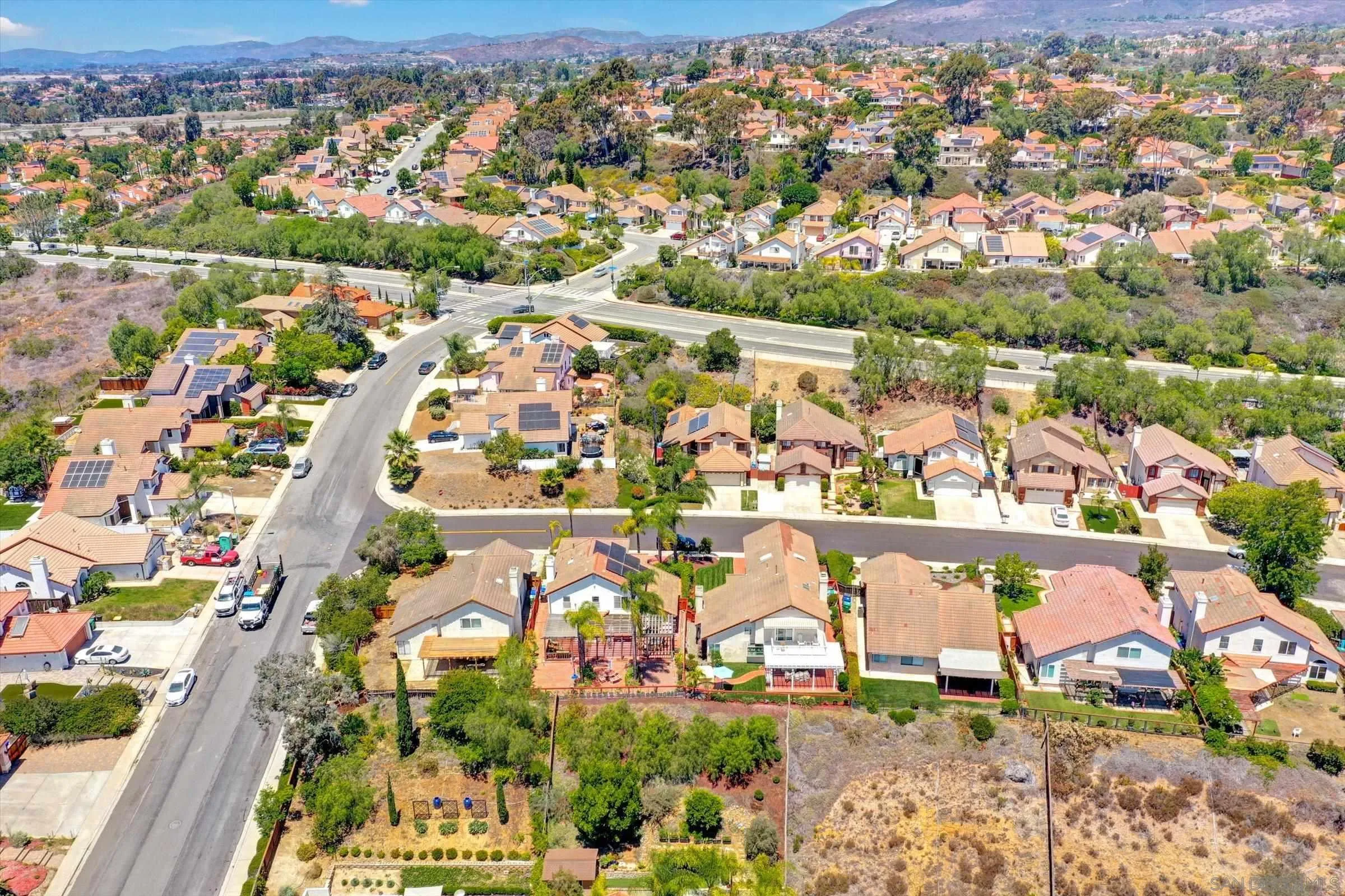https://cdn.realtyfeed.com/cdn/127/250035139/c1f856c71c5f7fa79368a56b8205b5a6.webp