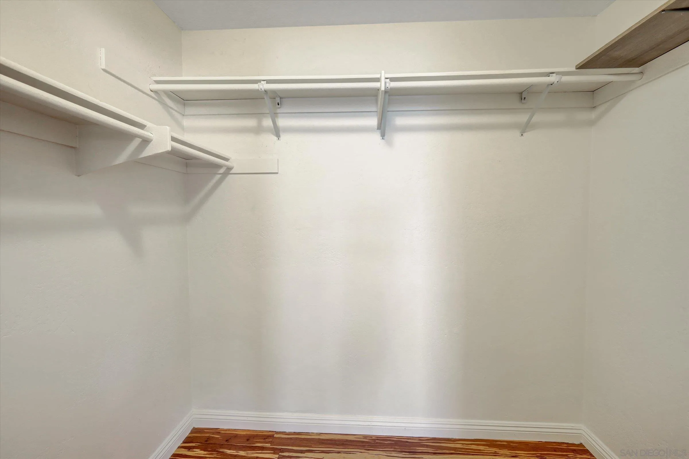 https://cdn.realtyfeed.com/cdn/127/250035139/f8ba5da9fb2467f90bff02b0c4fe879b.webp