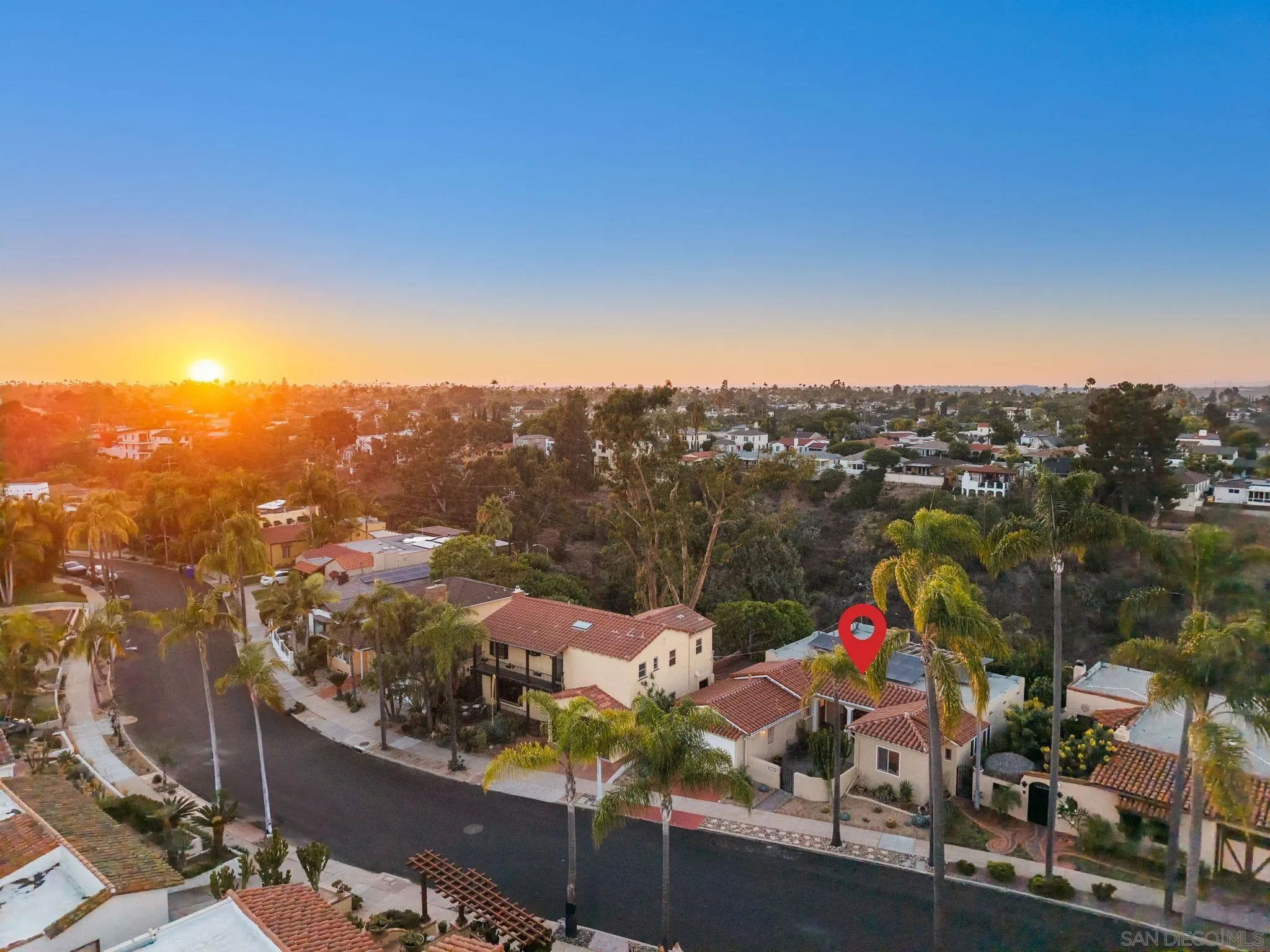 https://cdn.realtyfeed.com/cdn/127/250035144/255601b303b92cc538c2c168d84396dd.webp