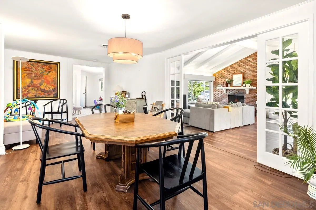 https://cdn.realtyfeed.com/cdn/127/250035149/02b3b6f77055b69b65f1549ac7a840f4.webp