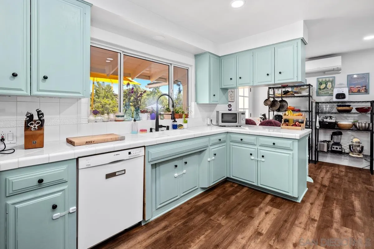 https://cdn.realtyfeed.com/cdn/127/250035149/e4ccb8c67c2fd7c77b473568087a7f86.webp
