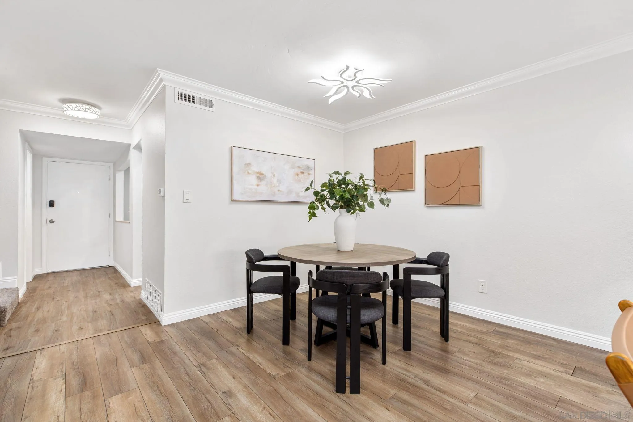 Photo #5: 250035150 Listing 