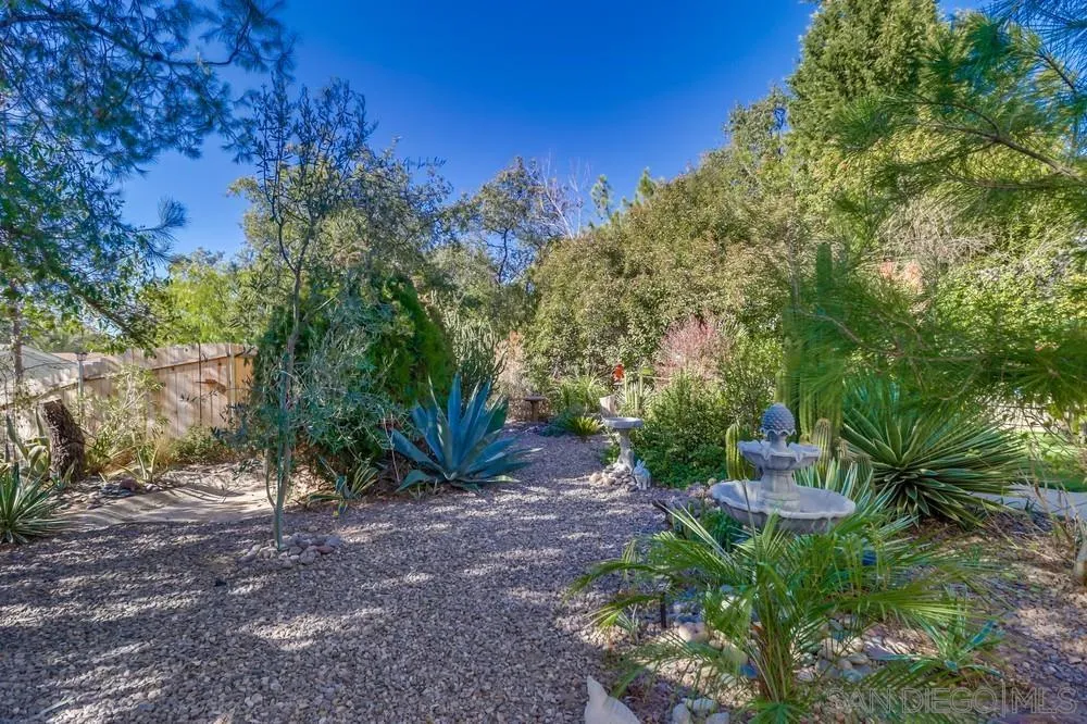 https://cdn.realtyfeed.com/cdn/127/250035156/44acc4e46c92690fc2598b33713e01d6.webp