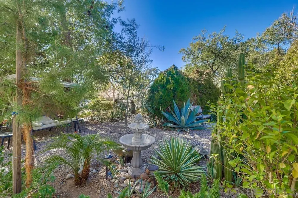 https://cdn.realtyfeed.com/cdn/127/250035156/58c83213061834365f72bd6e3eb357c0.webp