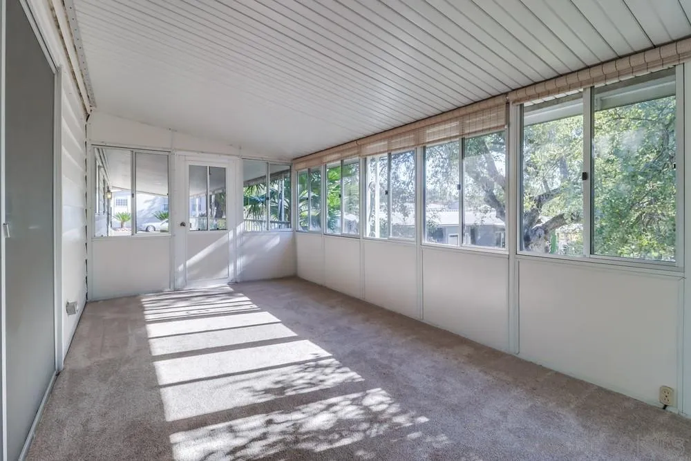 https://cdn.realtyfeed.com/cdn/127/250035156/735aed2b912c232dd19c6c9d5862ac17.webp