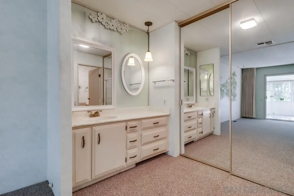 https://cdn.realtyfeed.com/cdn/127/250035156/8d42f710d846c90a2b547bde4bc64f1e.webp