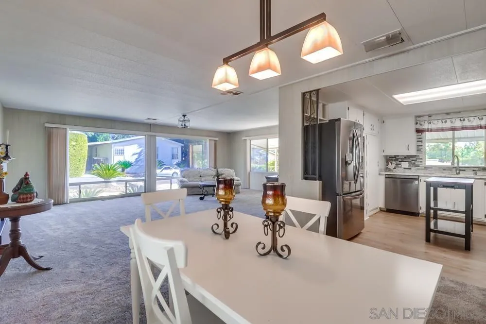 https://cdn.realtyfeed.com/cdn/127/250035156/bd68b759817f1fc6360d507fd042a5df.webp