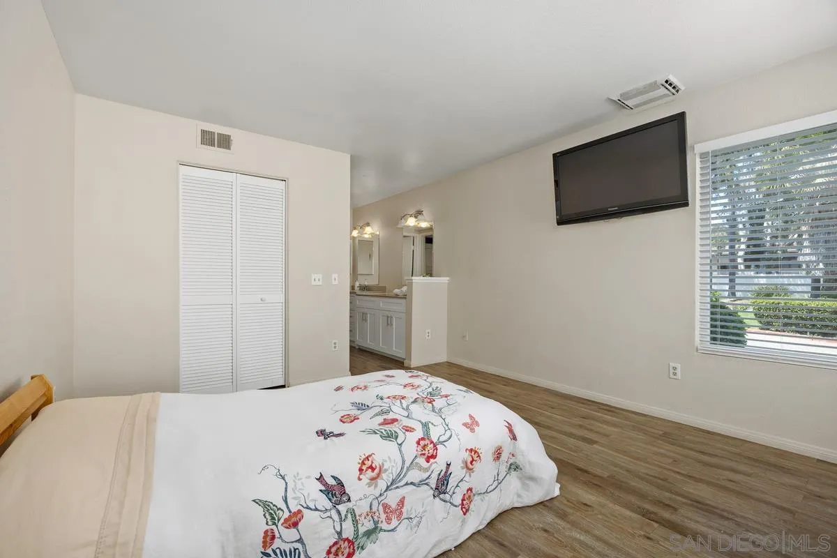 Photo #12: 250035157 Listing: Photo #12