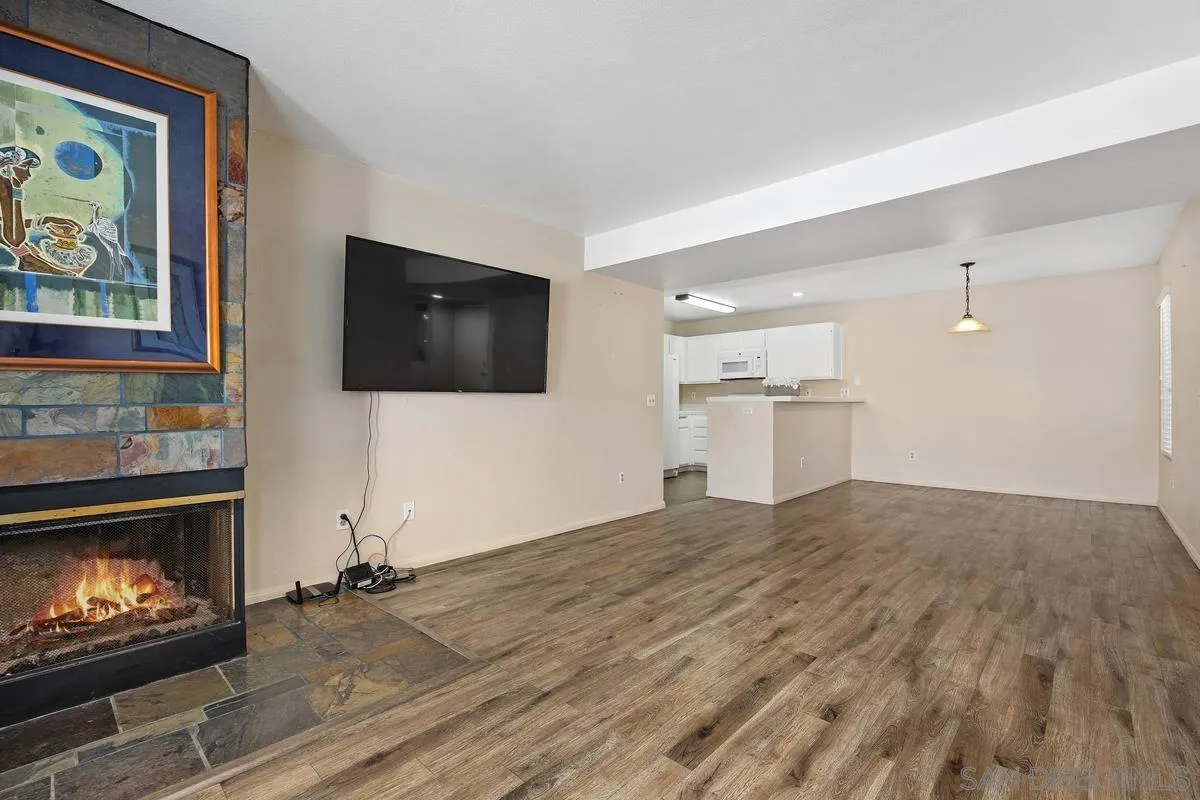 Photo #6: 250035157 Listing 