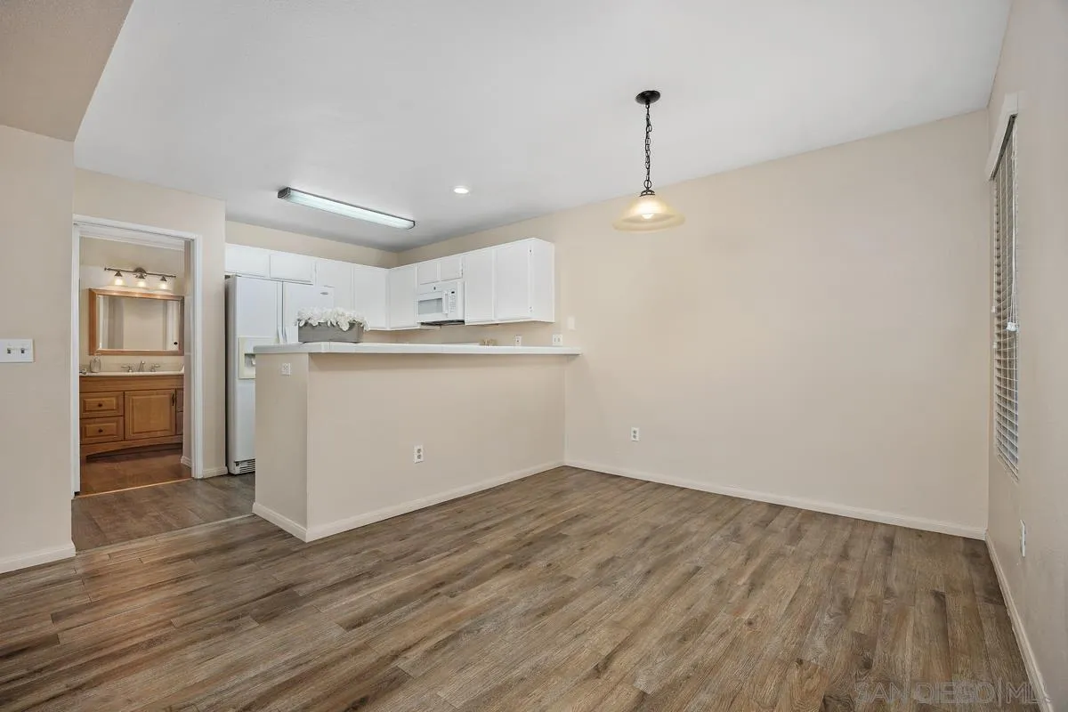 Photo #7: 250035157 Listing: Photo #7