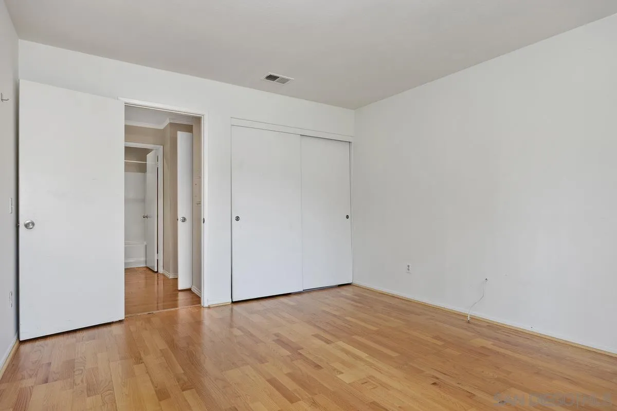 Photo #17: 250035157 Listing: Photo #17