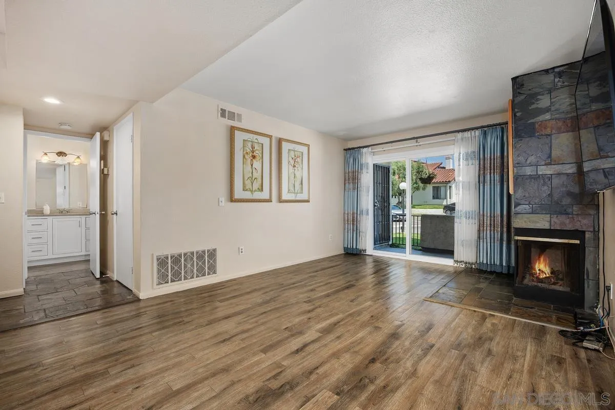 Photo #5: 250035157 Listing 