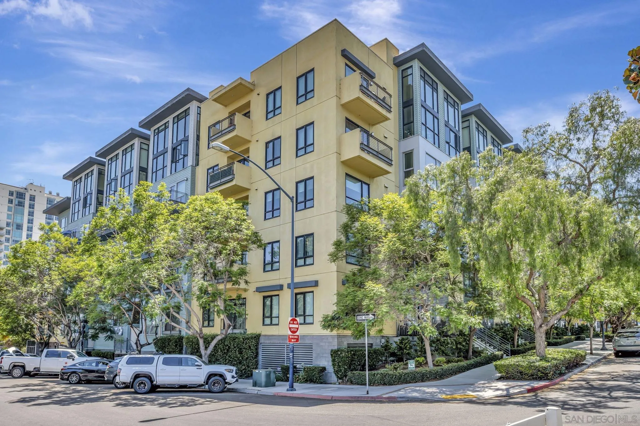 Photo #2: 250035158 Listing 