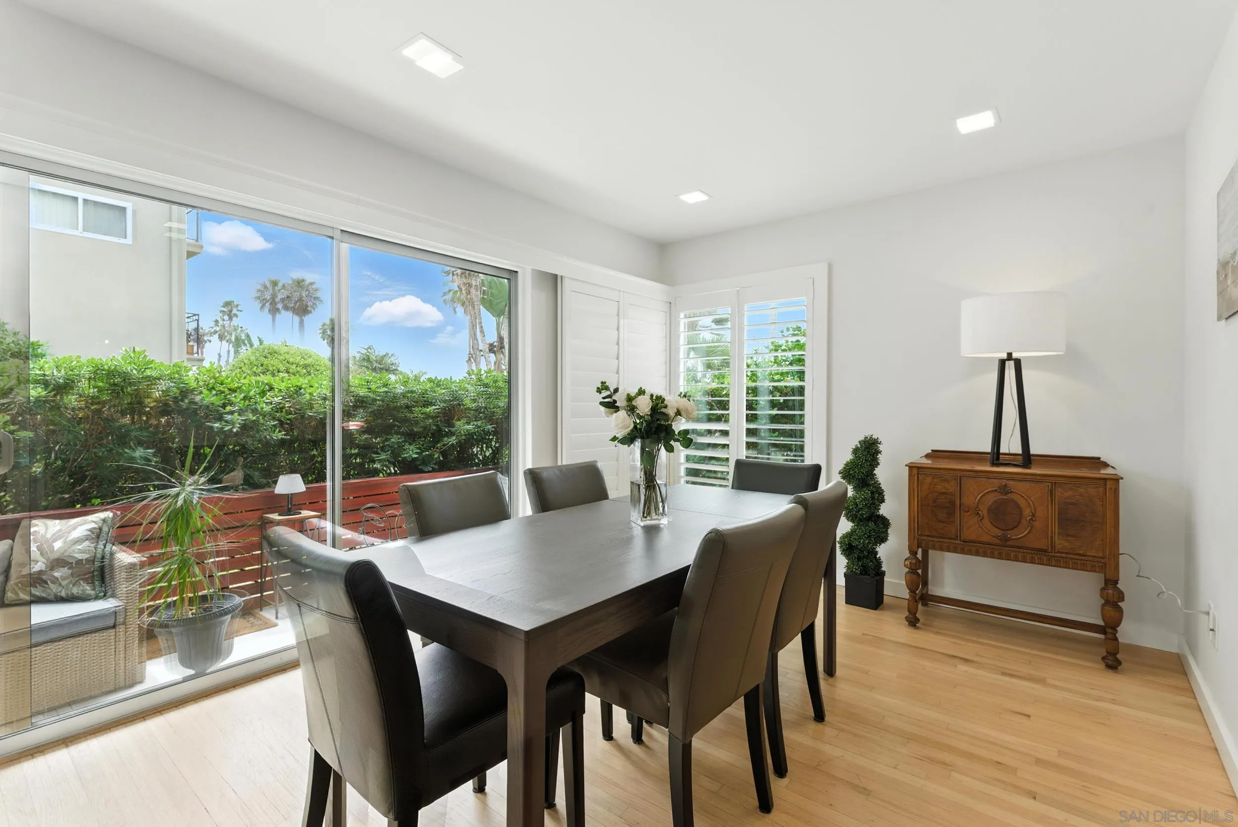 Photo #2: 250035161 Listing 