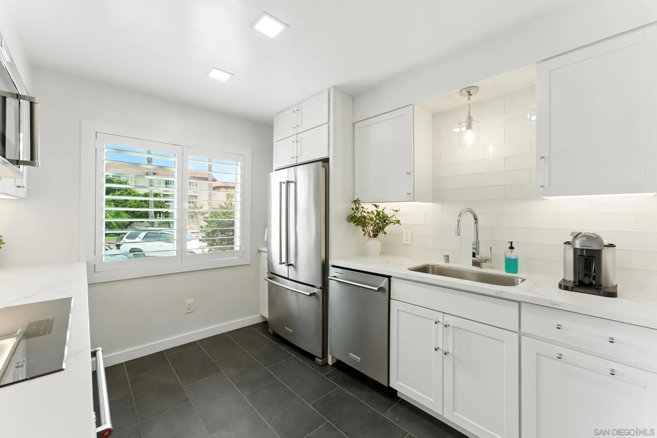 Photo #3: 250035161 Listing 