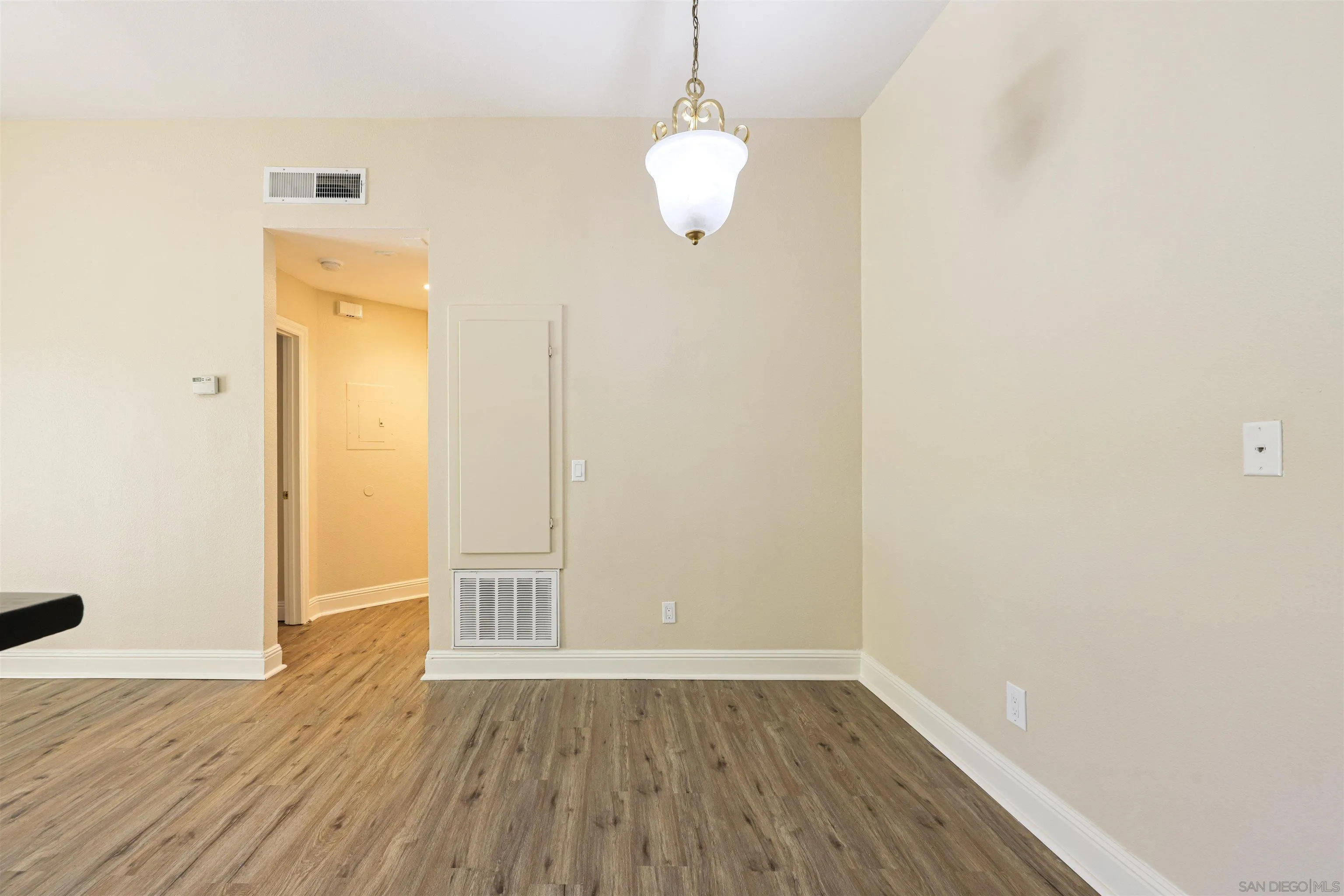 Photo #18: 250035174 Listing: Photo #18