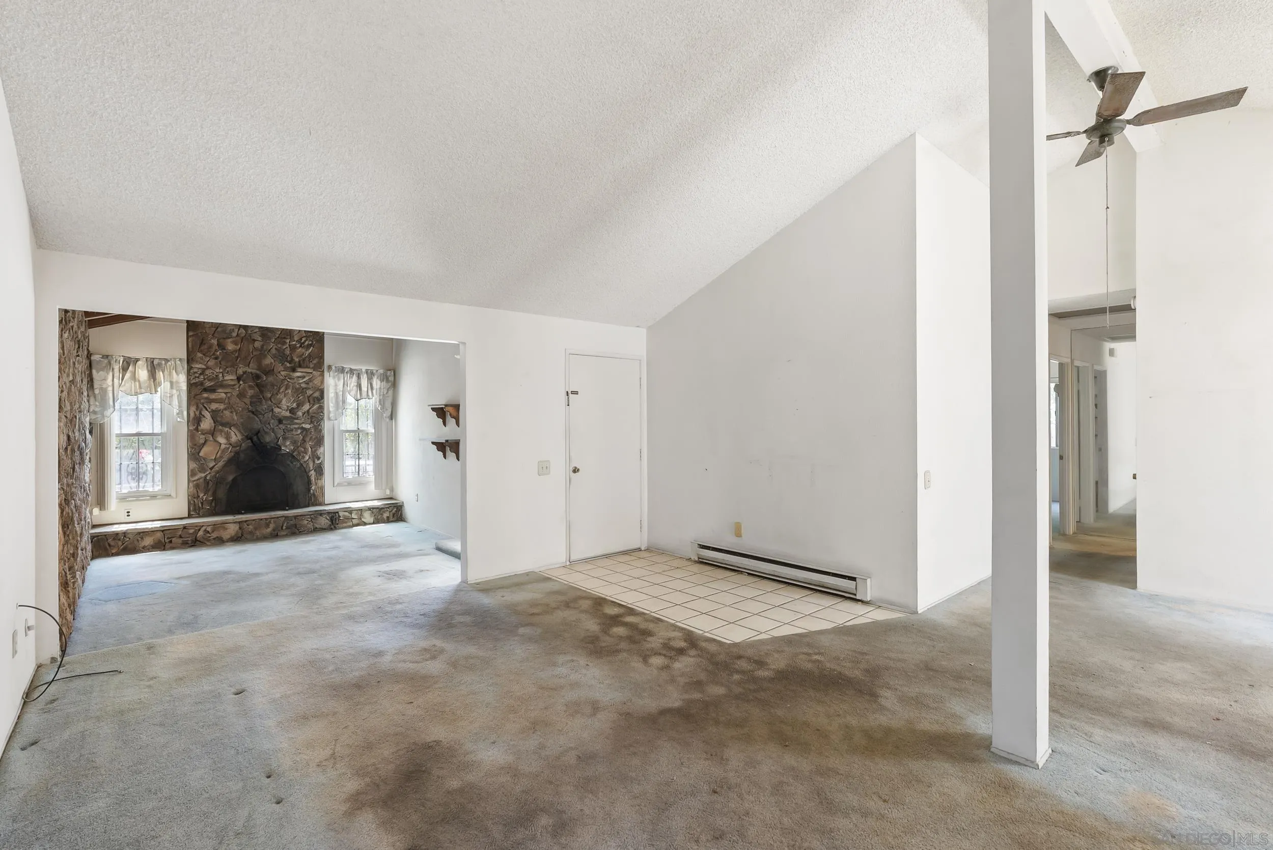 https://cdn.realtyfeed.com/cdn/127/250035175/ba5bad8f3ae369589c6664982ffa3e78.webp