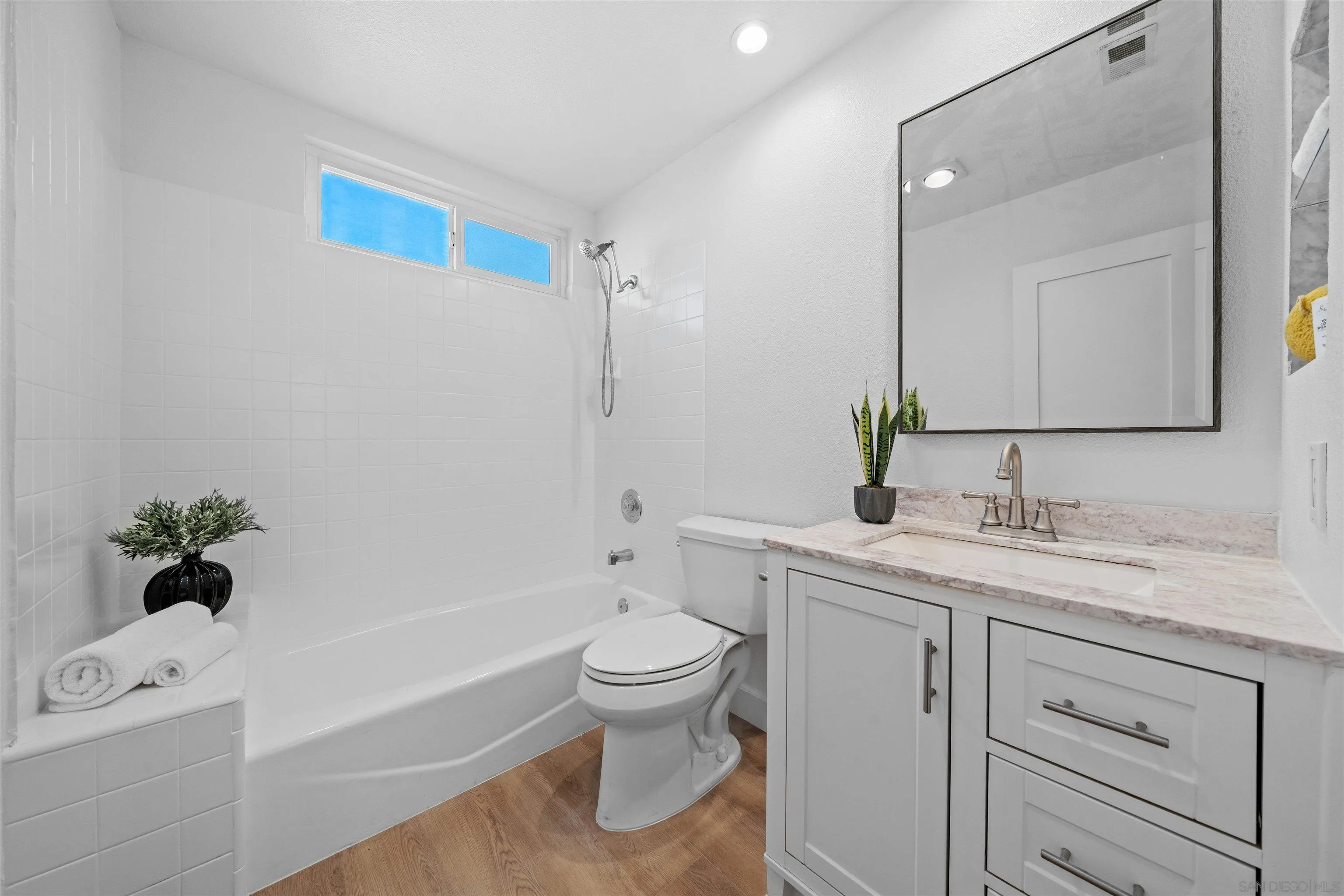Photo #17: 250035176 Listing: Photo #17