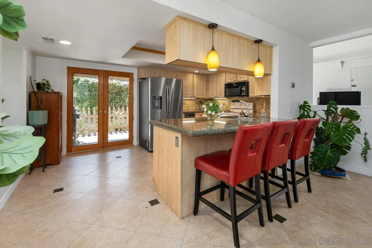 Photo #8: 250035181 Listing: Photo #8
