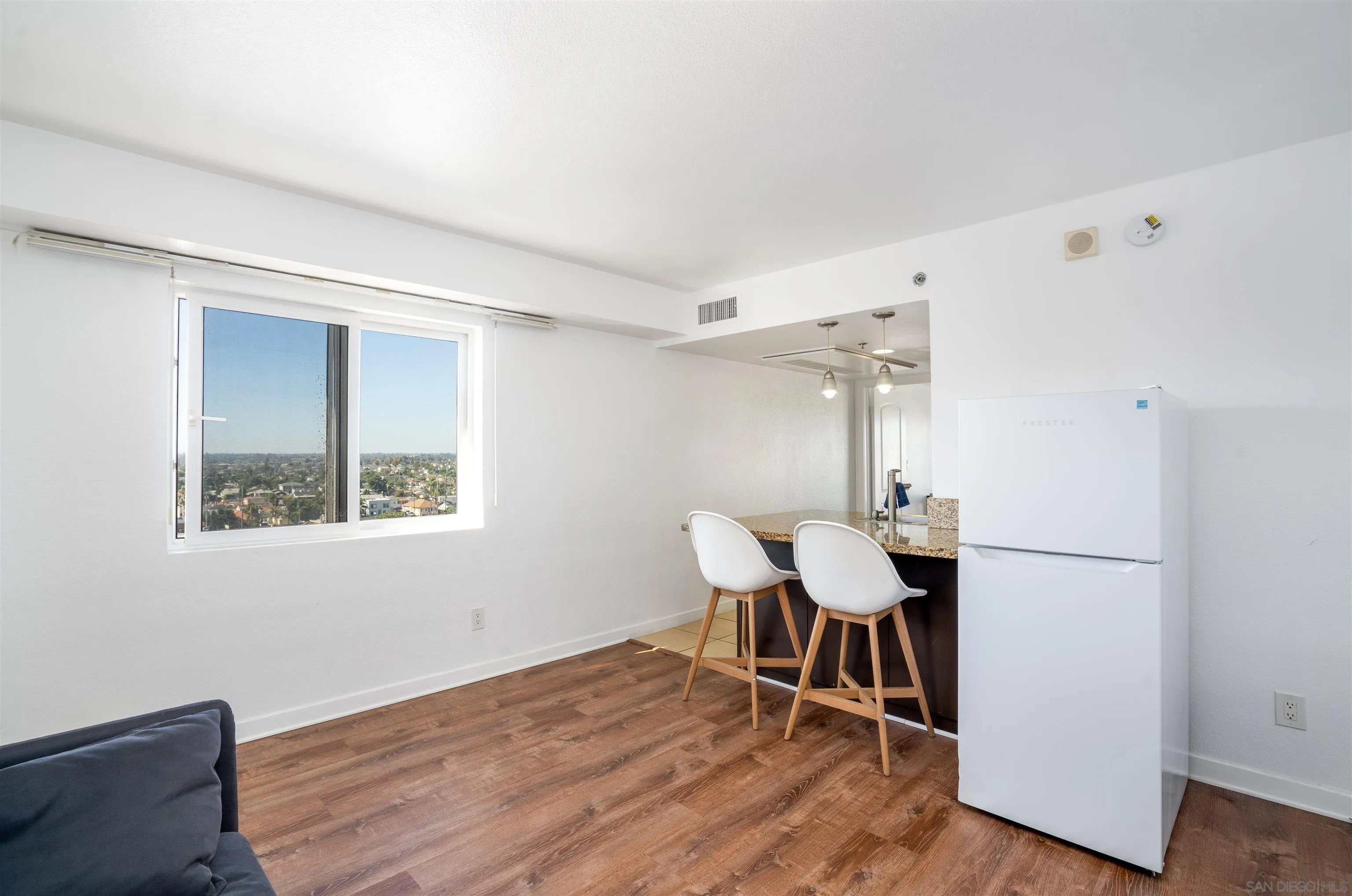 Photo #4: 250035190 Listing 