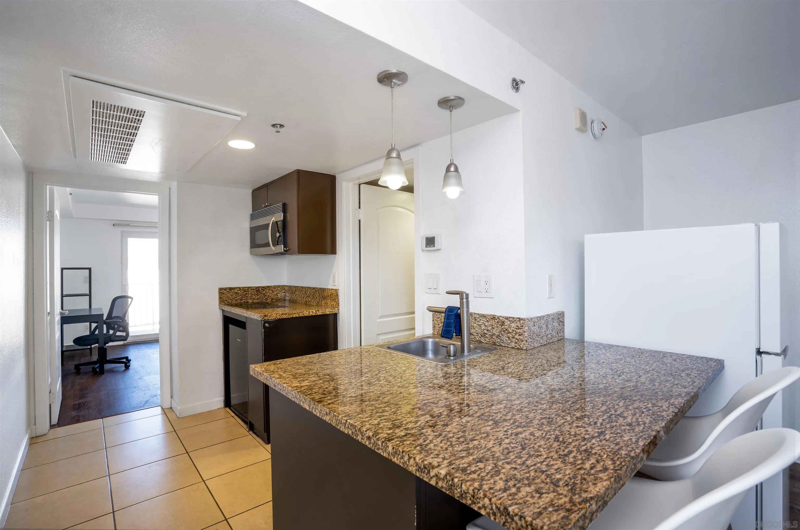 Photo #5: 250035190 Listing 