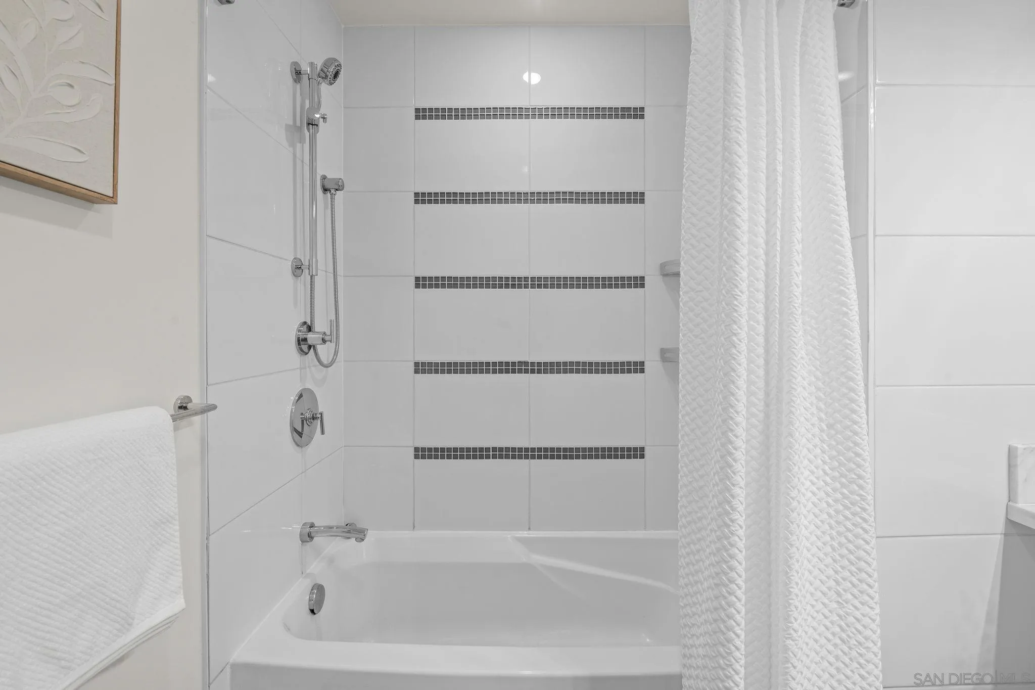 Photo #25: 250035192 Listing: Photo #25