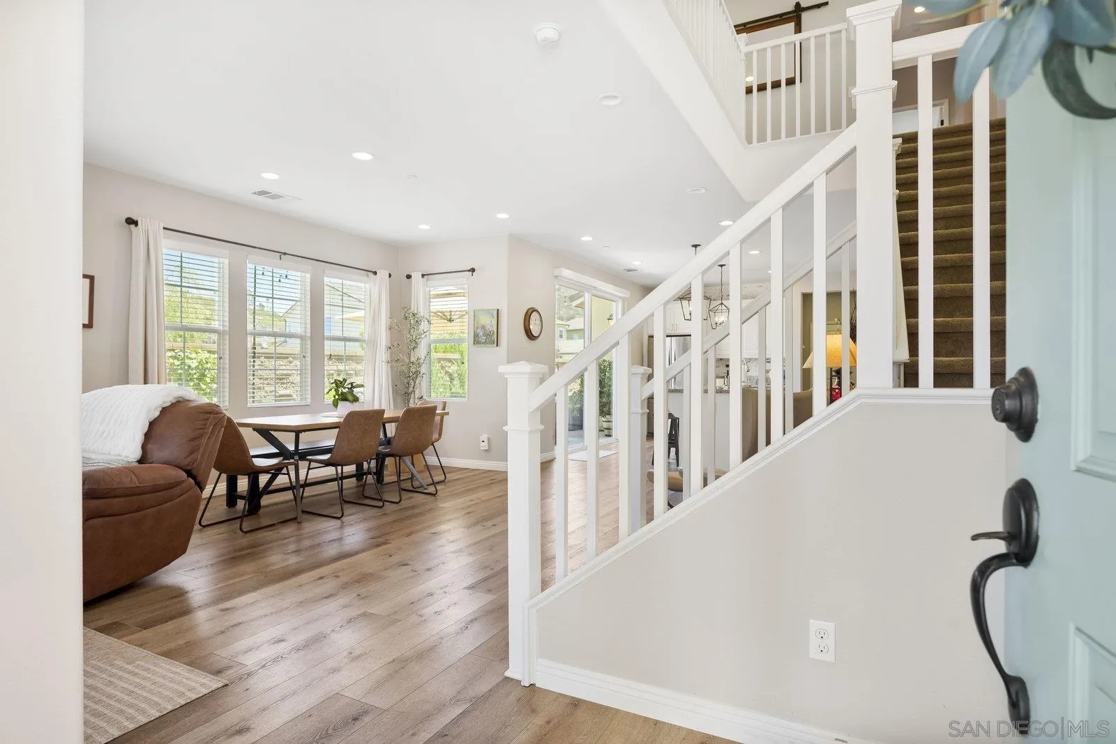 https://cdn.realtyfeed.com/cdn/127/250035193/25dd4b4a3353e747fac34e537e8d337f.webp