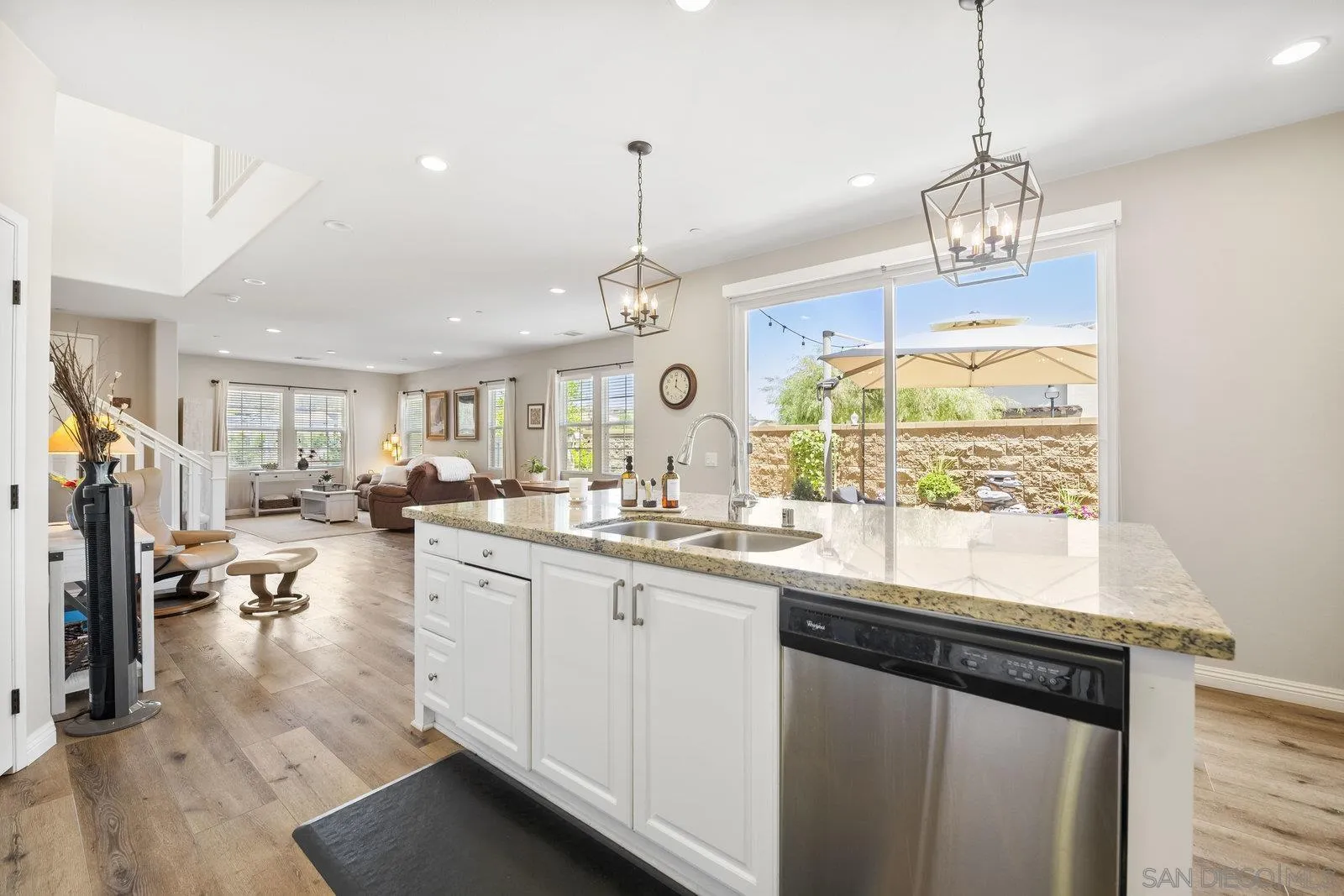 https://cdn.realtyfeed.com/cdn/127/250035193/31235837e5fe9b95aae5d0b43dbf71f9.webp