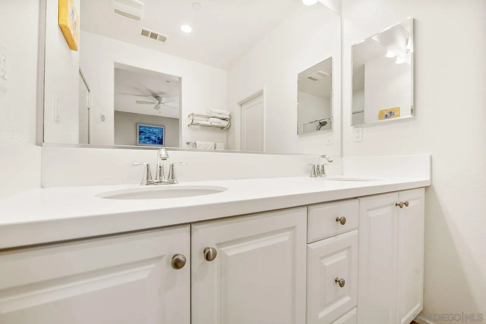 https://cdn.realtyfeed.com/cdn/127/250035193/800c382b5b1c9a8bb520ba3c4317970e.webp