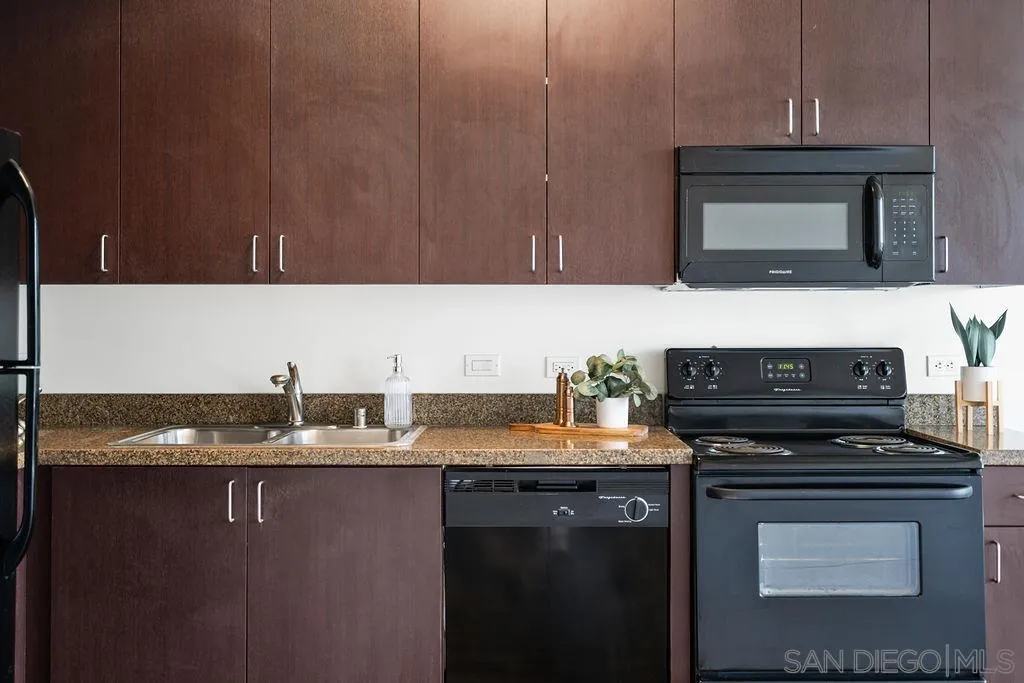 https://cdn.realtyfeed.com/cdn/127/250035198/5b71888229287c0c9bf79c85bd84789b.webp
