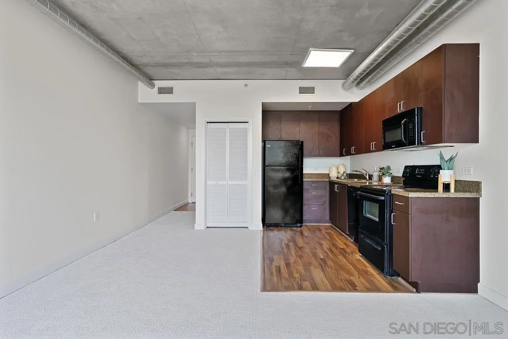https://cdn.realtyfeed.com/cdn/127/250035198/f8ebe2fc818f1c9b858369836cdeea75.webp