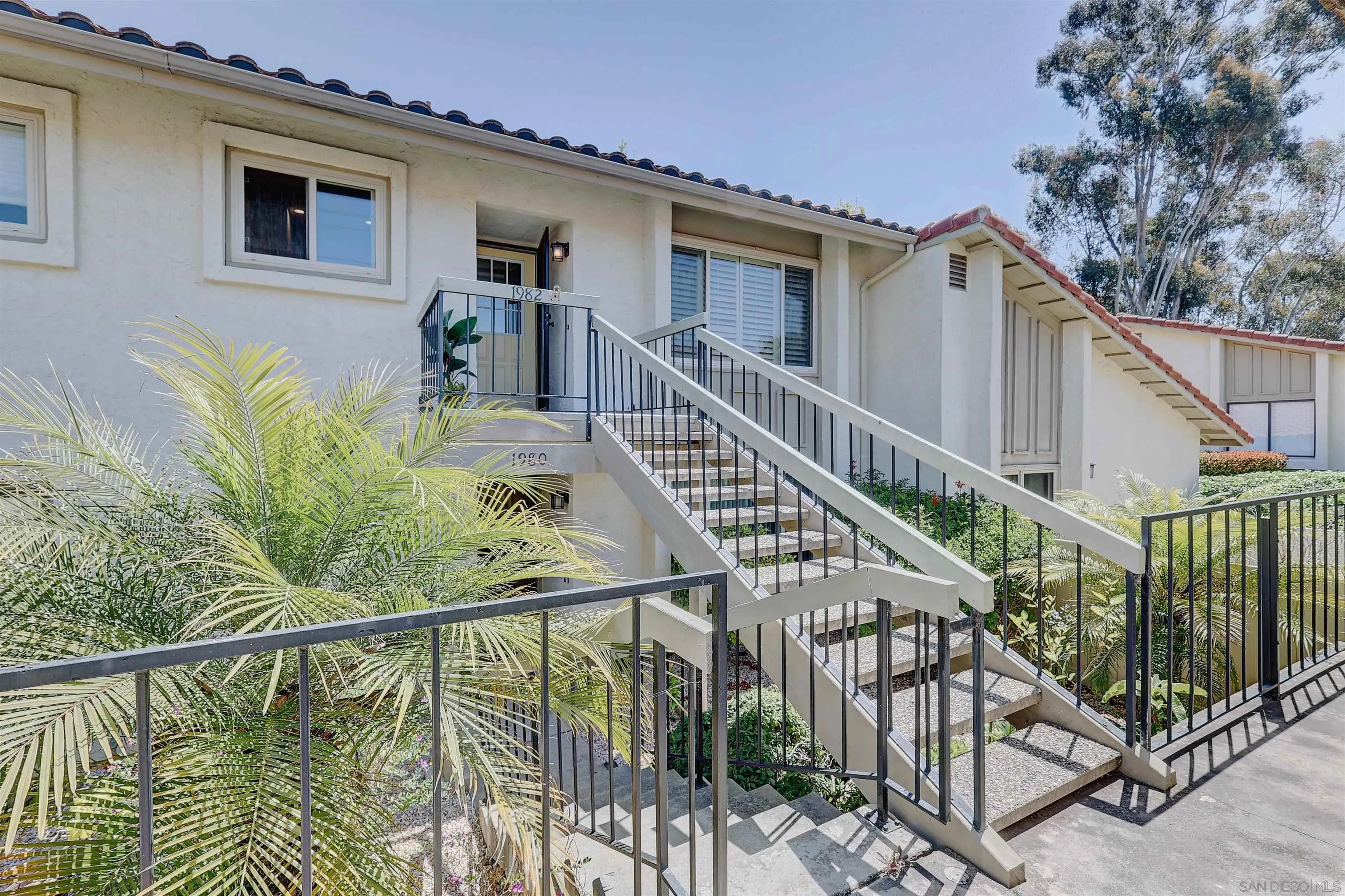 Photo #2: 250035200 Listing 