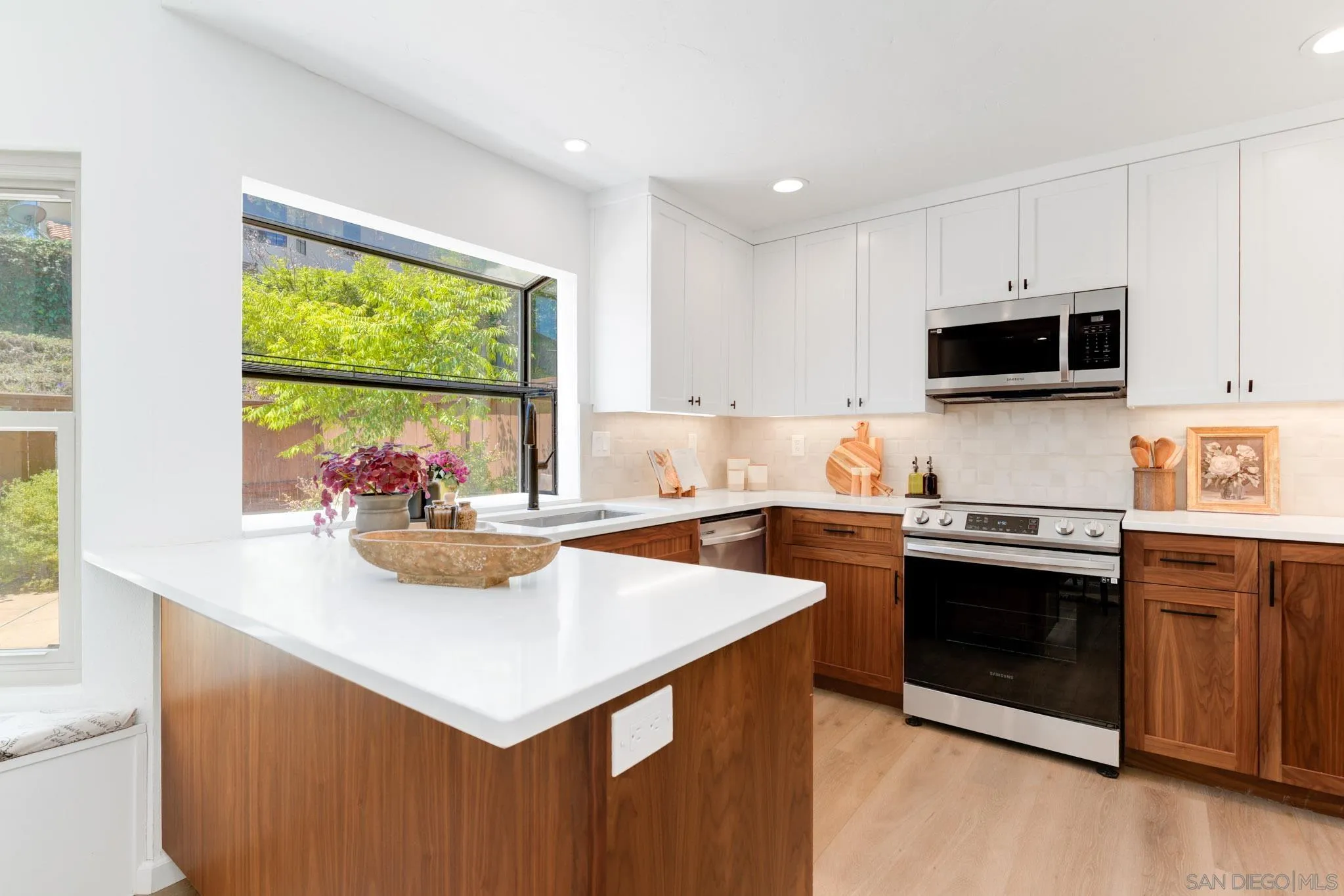 Photo #8: 250035202 Listing: Photo #8