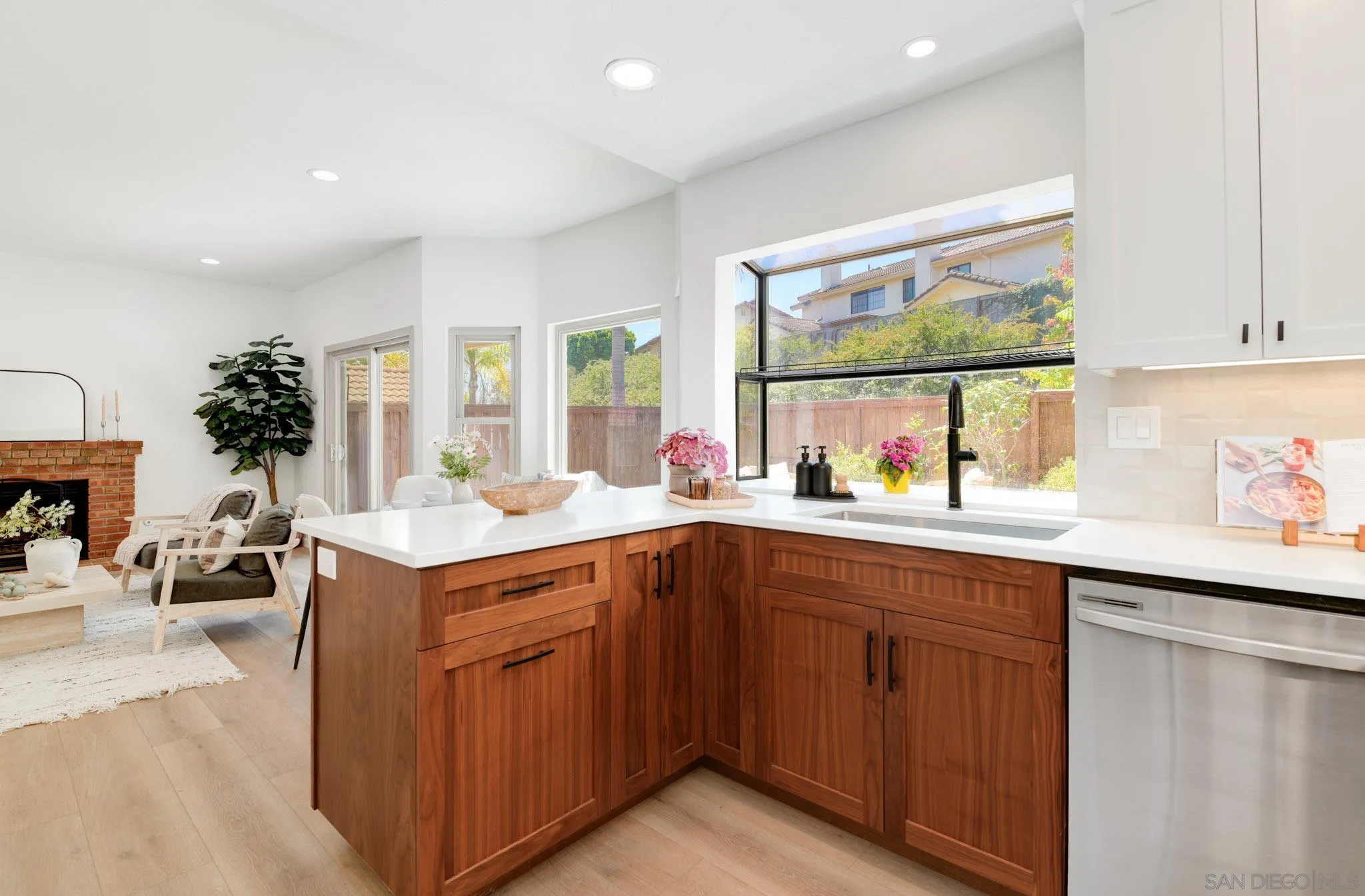 Photo #9: 250035202 Listing: Photo #9
