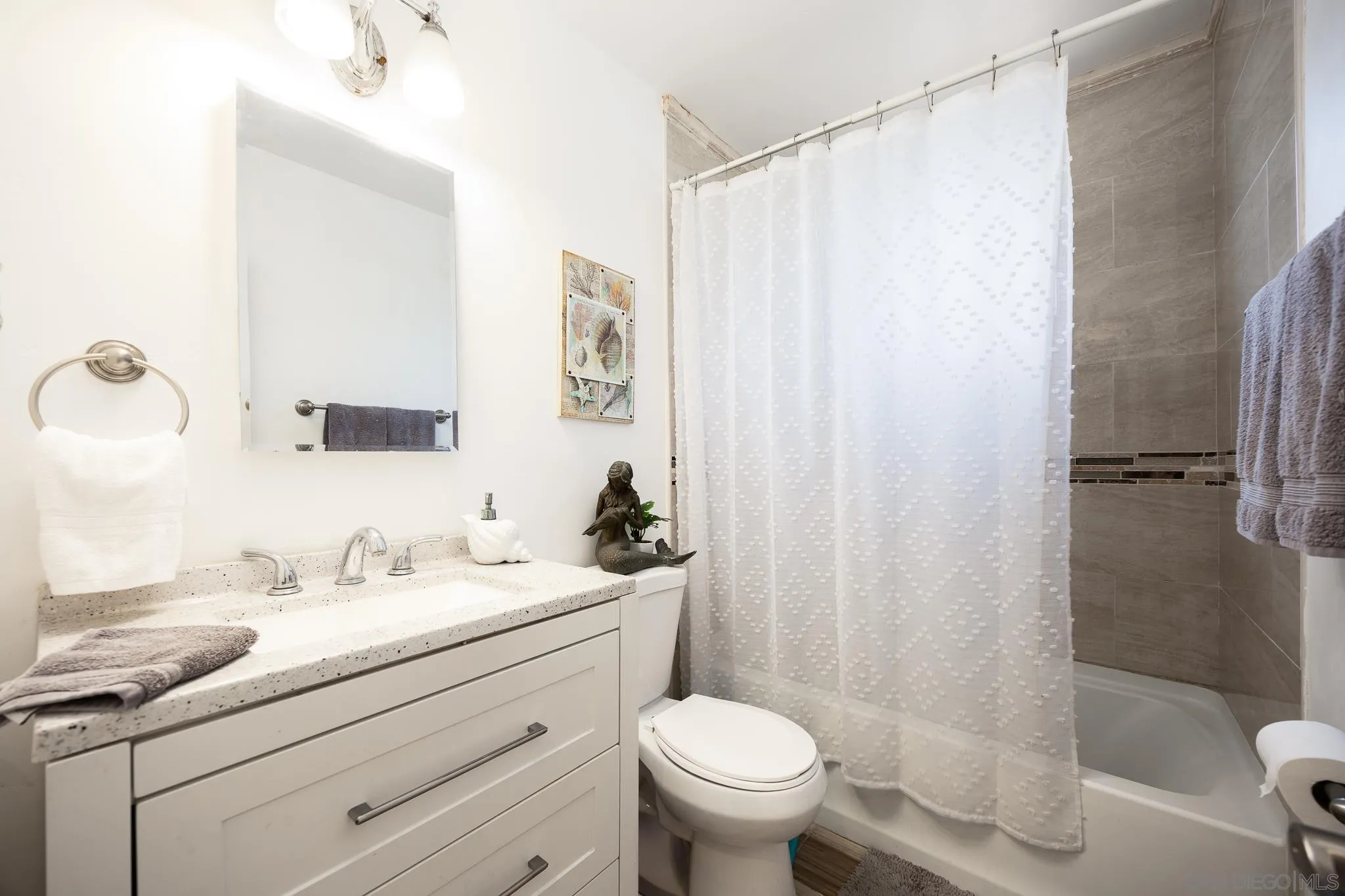 https://cdn.realtyfeed.com/cdn/127/250035208/303817b61aa0eee84f8f999d64689376.webp