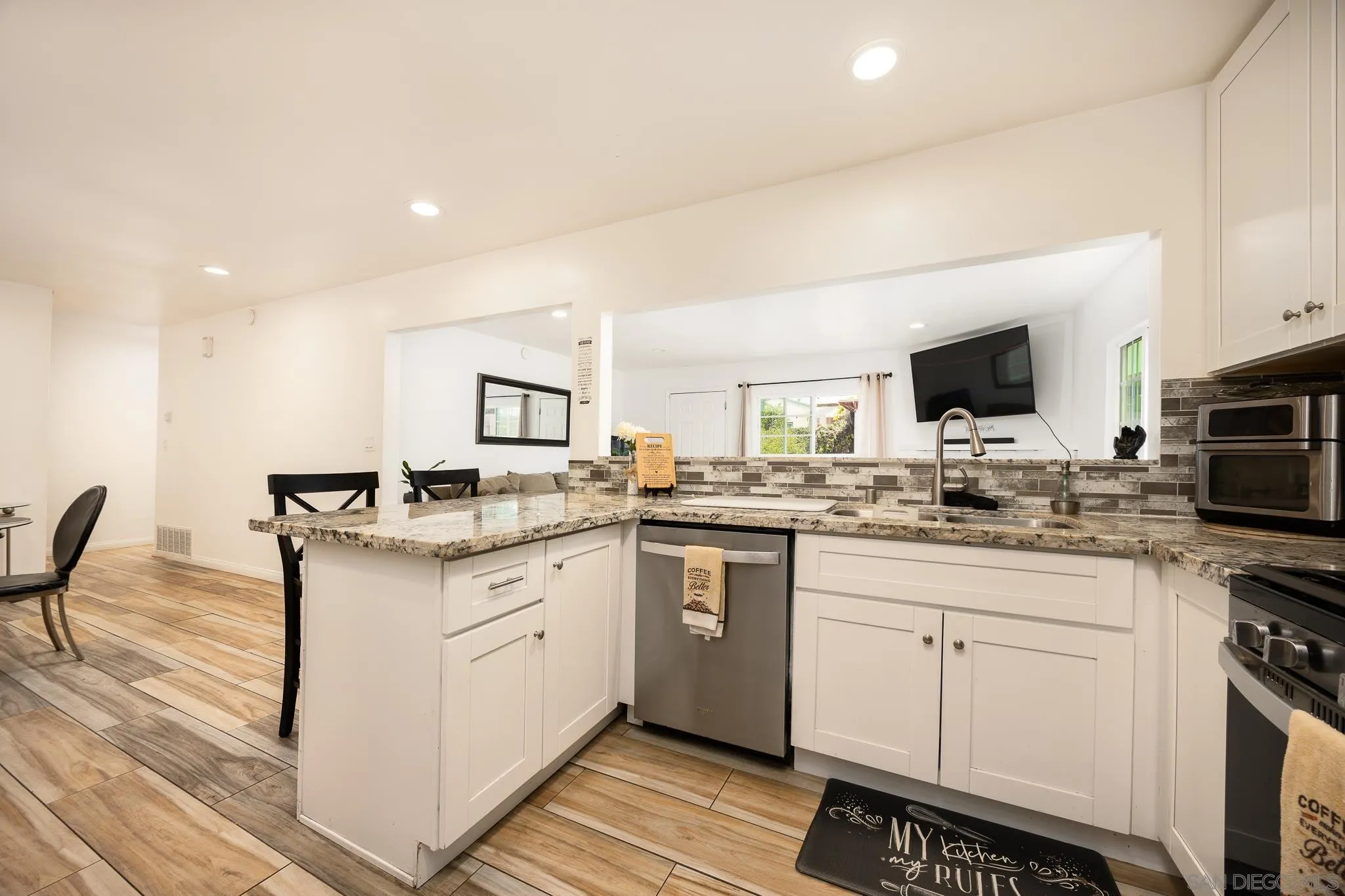 https://cdn.realtyfeed.com/cdn/127/250035208/d785a257cff43ba09ed4bb7a737e0ac4.webp