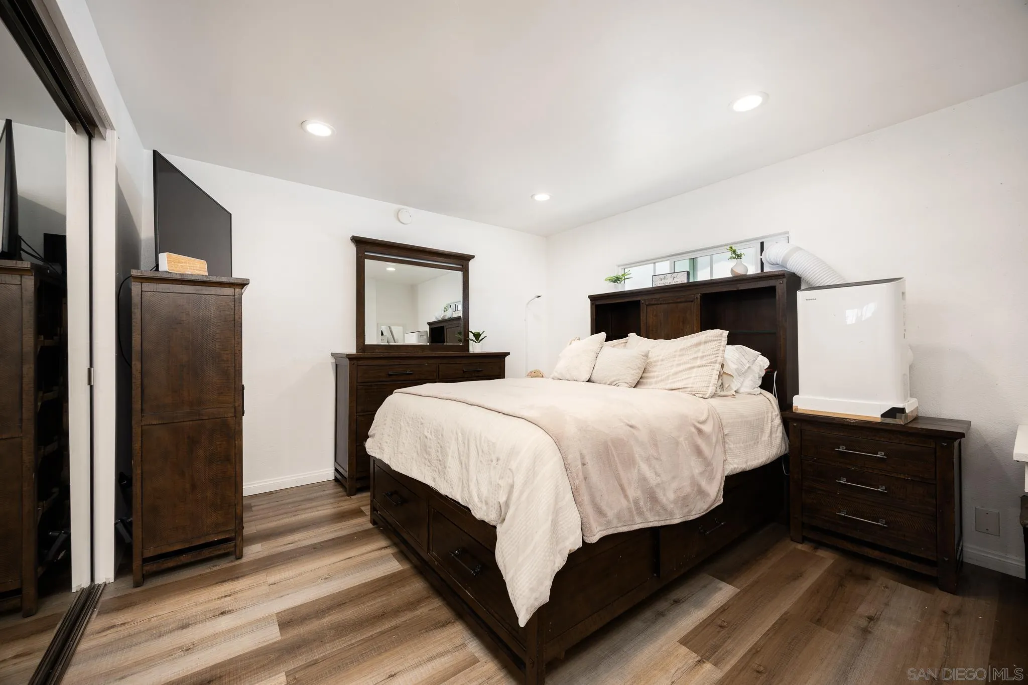 https://cdn.realtyfeed.com/cdn/127/250035208/e19961c221c4fd52ea4826d97643cd87.webp
