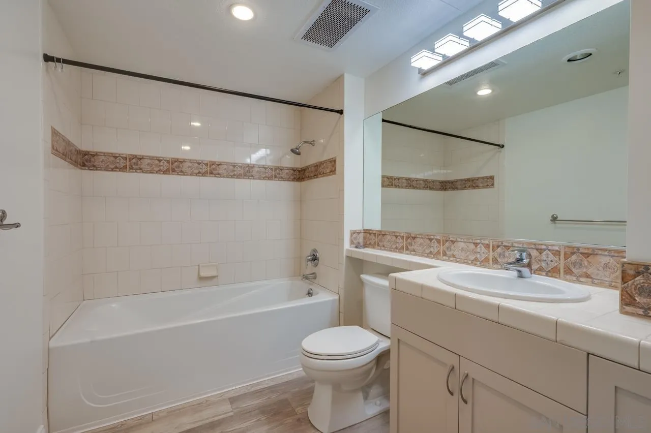 Photo #14: 250035216 Listing: Photo #14