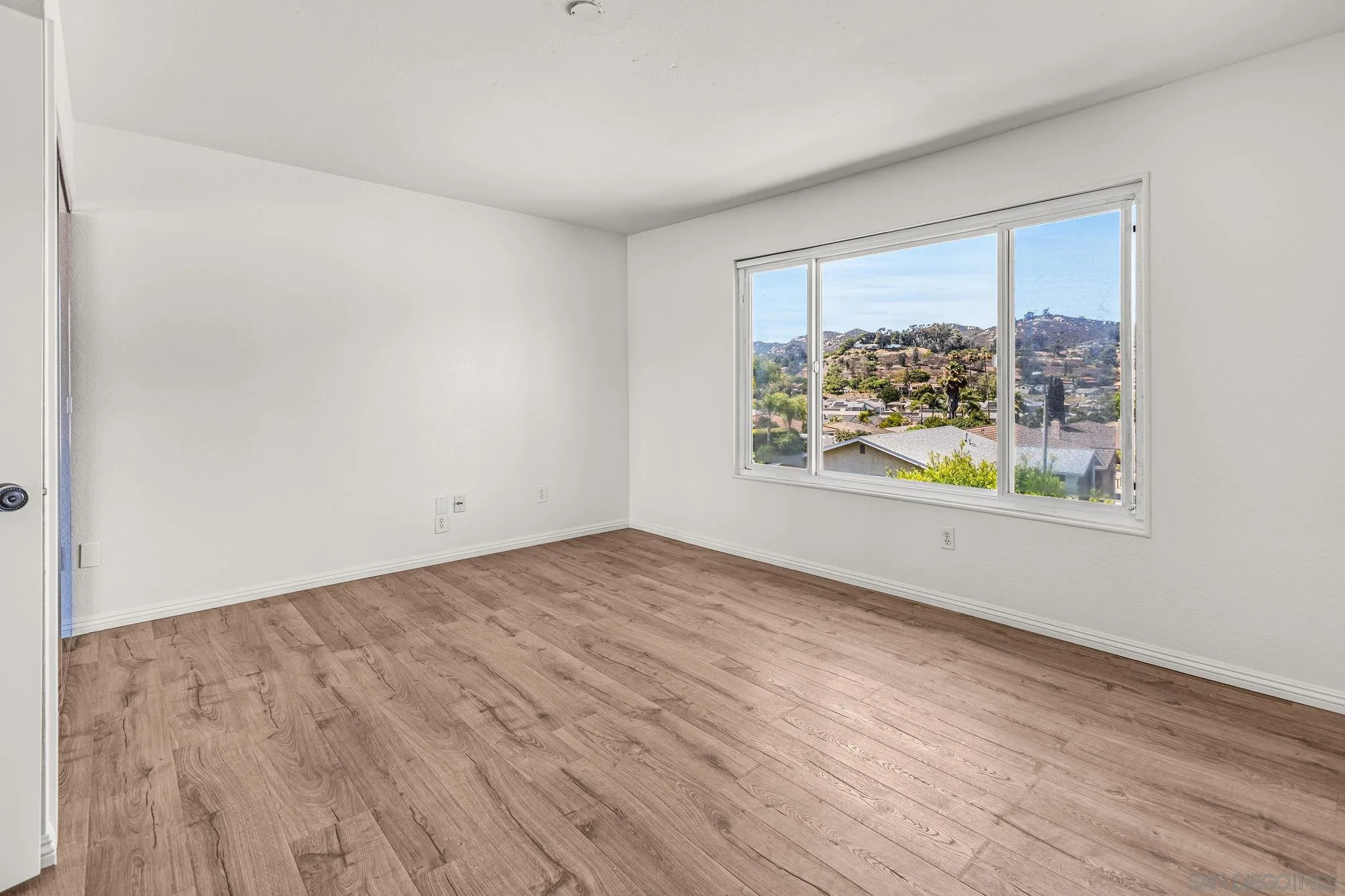 https://cdn.realtyfeed.com/cdn/127/250035217/4b871db3f3e7ad6437bdbcd22321c1ac.webp