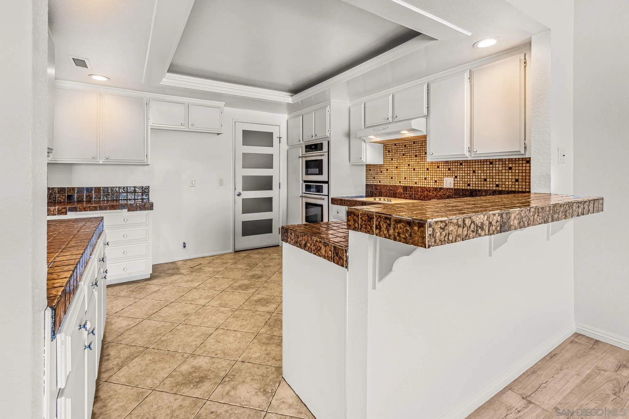 https://cdn.realtyfeed.com/cdn/127/250035217/e4b3f700975faf989ec0028cf1d99810.webp