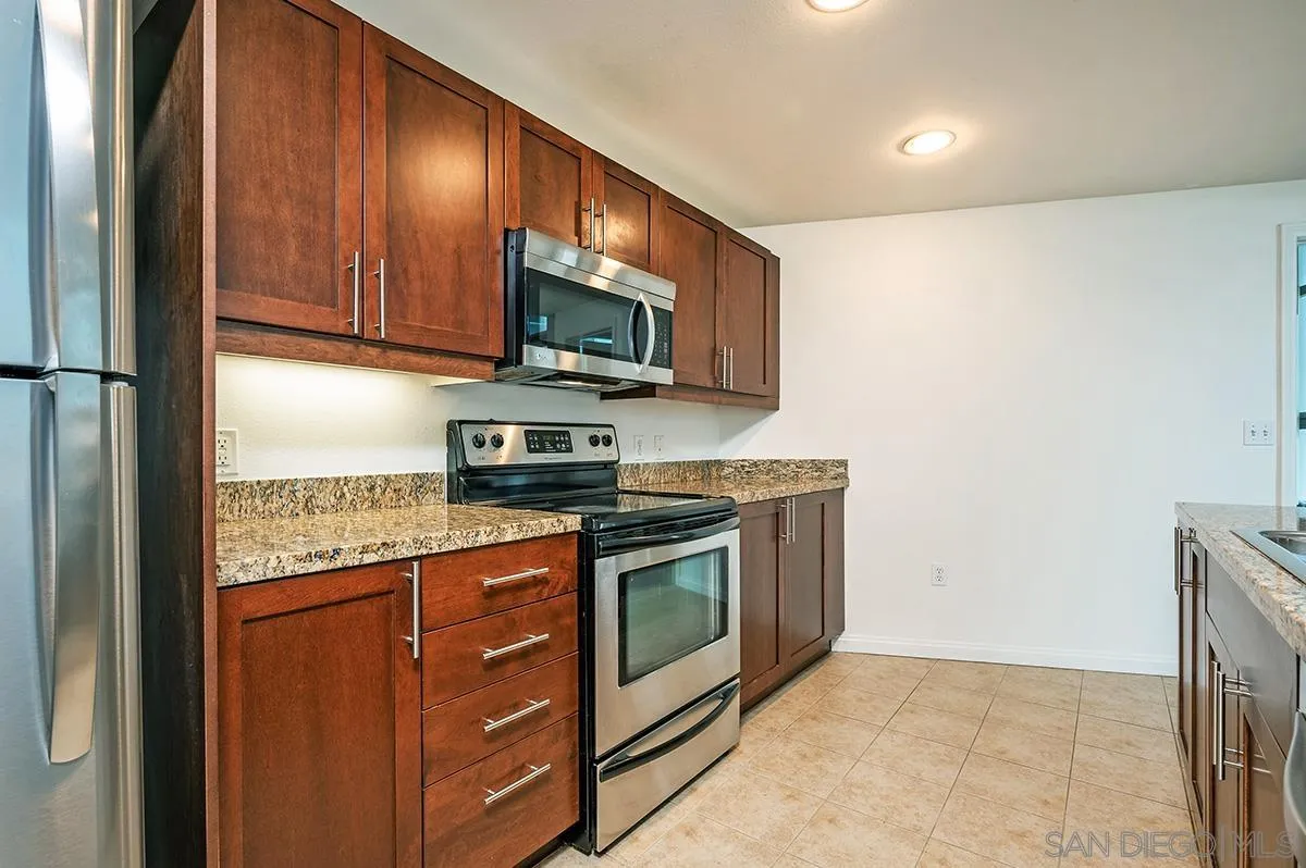 Photo #4: 250035219 Listing 