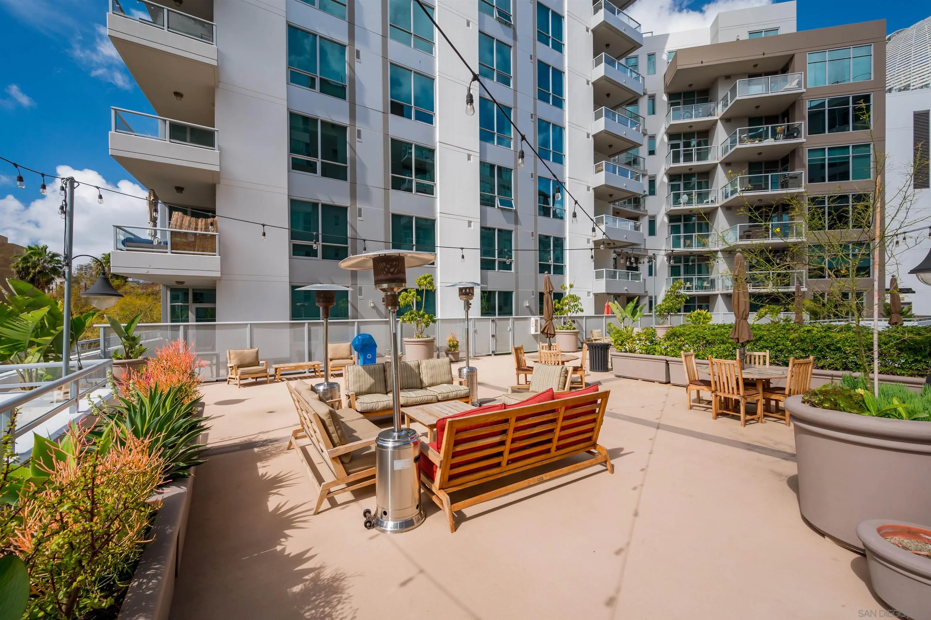 https://cdn.realtyfeed.com/cdn/127/250035219/f45564d475c82adbcdcd934afb26817b.webp