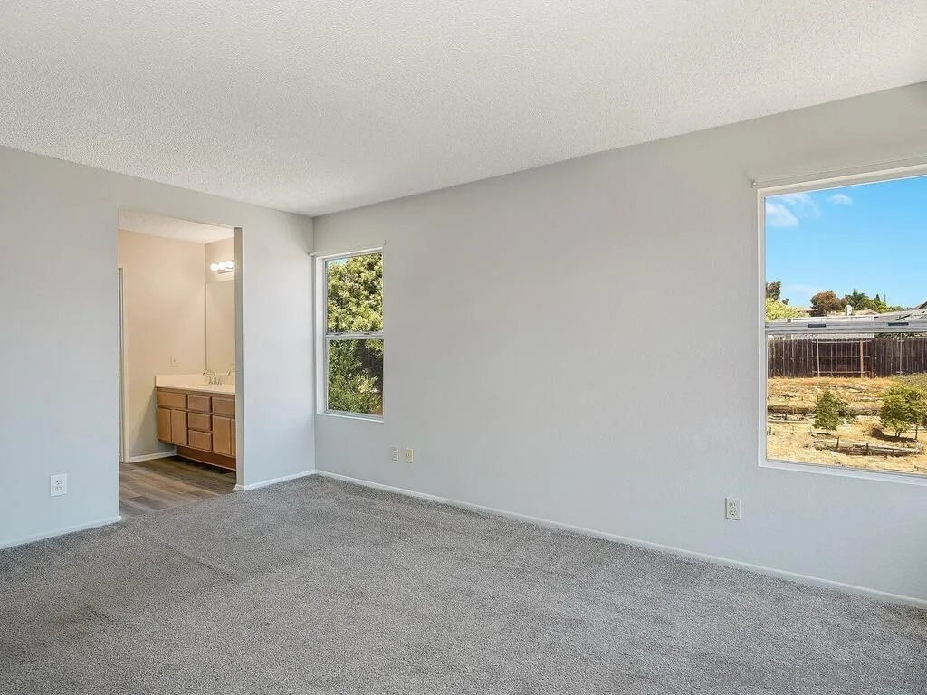 https://cdn.realtyfeed.com/cdn/127/250035223/0cd1daef36d8004acdcaf479760c7cd1.webp