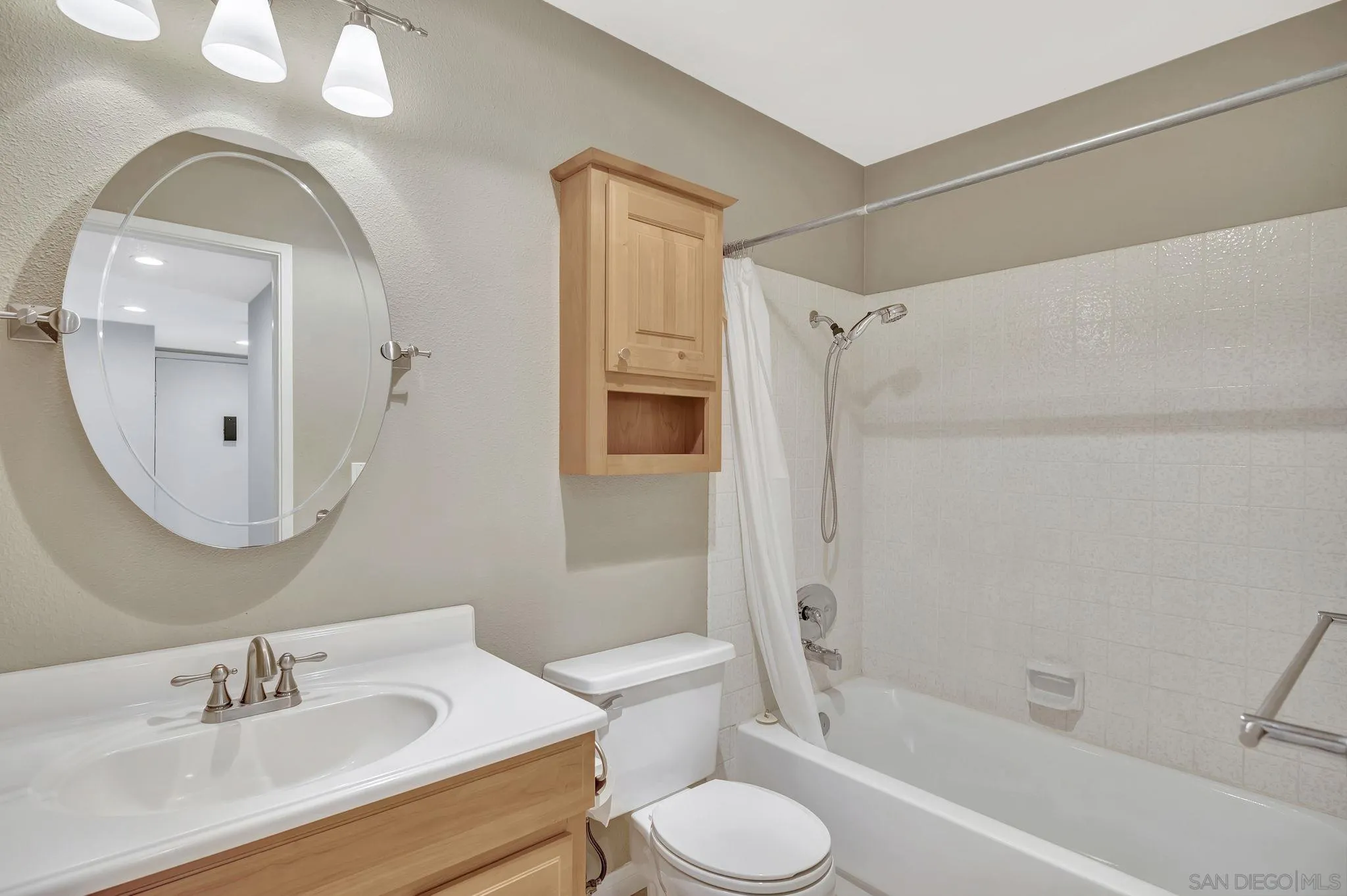 Photo #17: 250035225 Listing: Photo #17