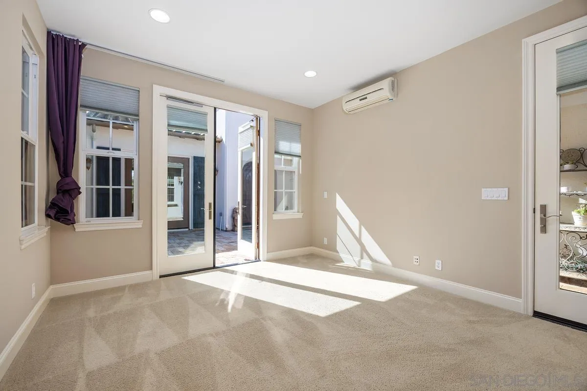 https://cdn.realtyfeed.com/cdn/127/250035247/22ca98ffeeff01ffbc1e91a0c976e0c8.webp