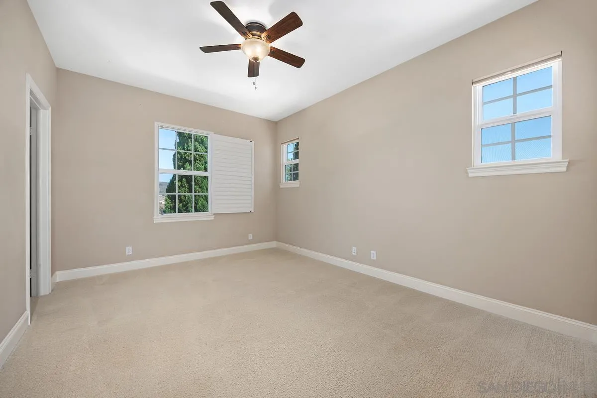 https://cdn.realtyfeed.com/cdn/127/250035247/c888f2d7bc939c0b3fd33cd739270edb.webp