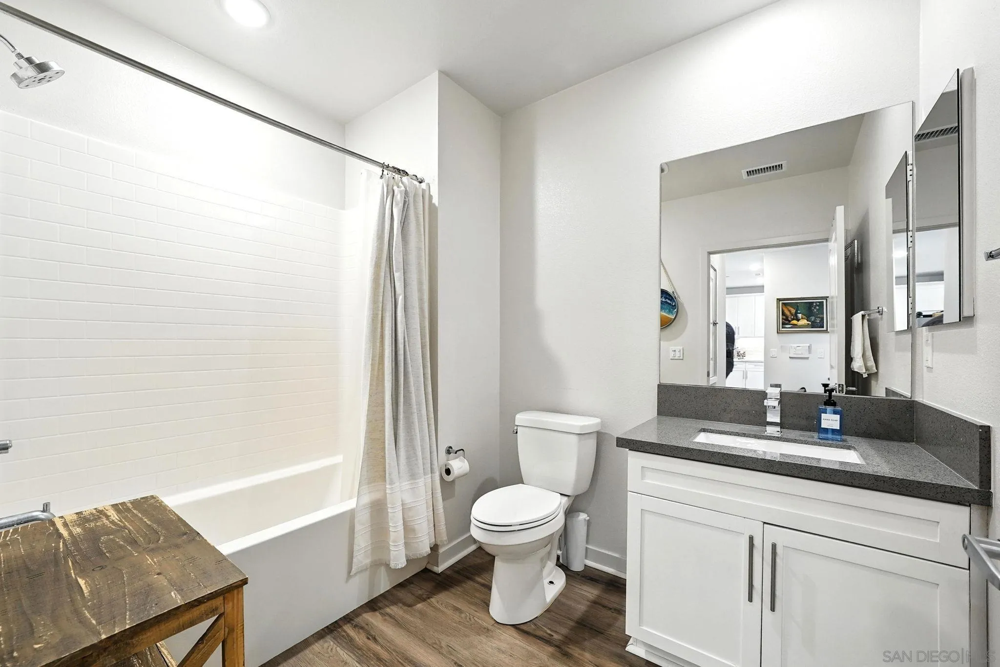 https://cdn.realtyfeed.com/cdn/127/250035250/0f01180933b8ae2a19a970f56d72ad66.webp